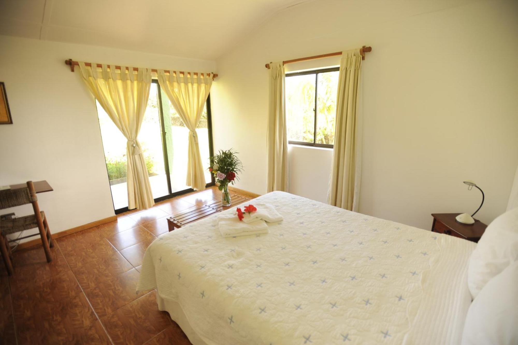 Hotel Vai Moana Hanga Roa Extérieur photo