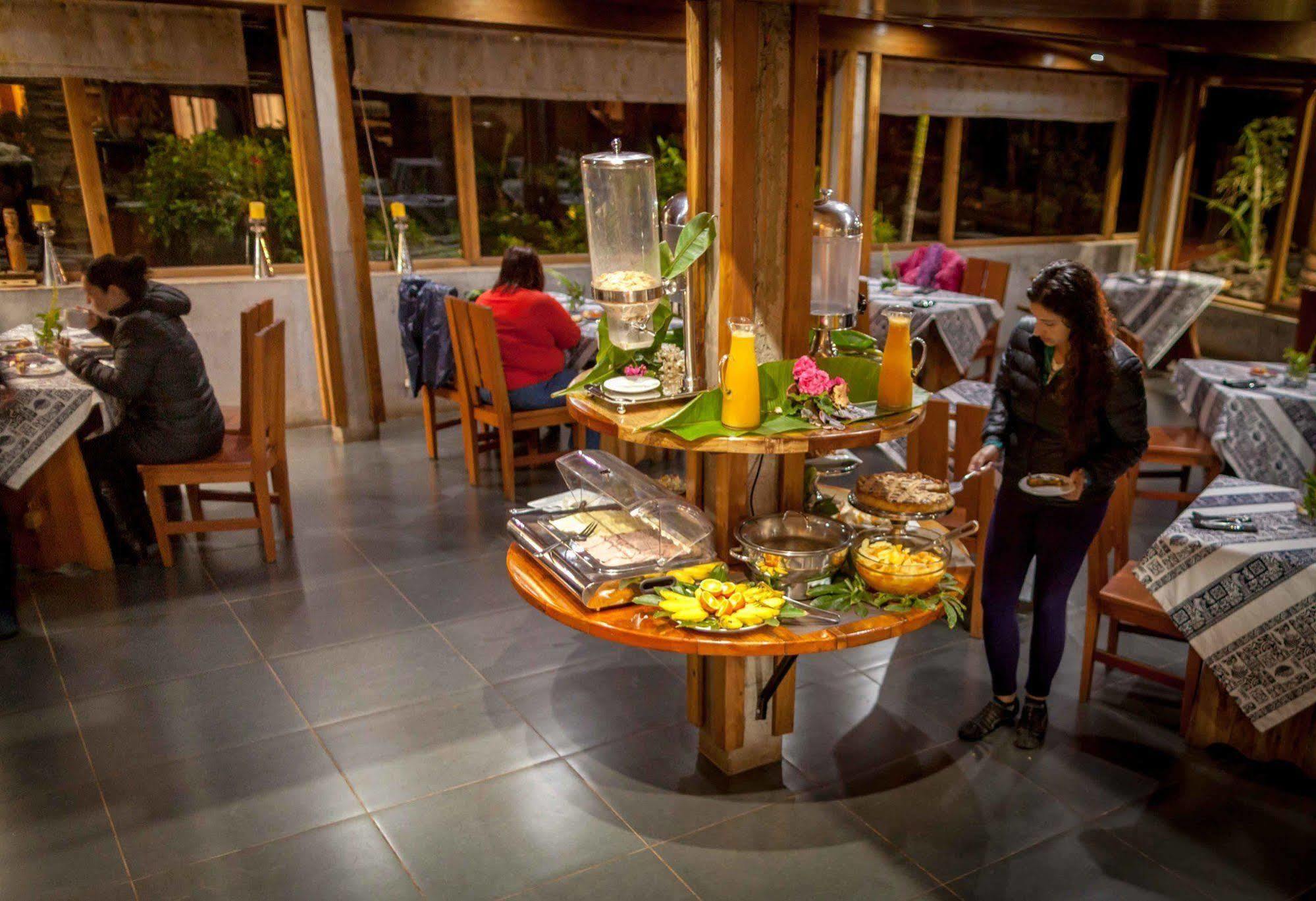 Hotel Vai Moana Hanga Roa Extérieur photo