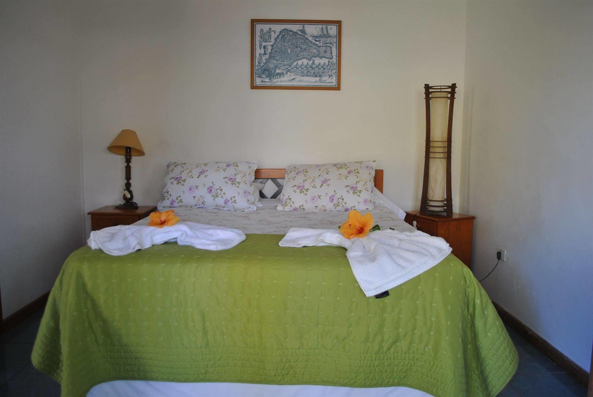 Hotel Vai Moana Hanga Roa Extérieur photo